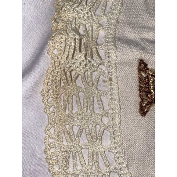 Doilies easter crochet Hand Embroidered Lace Floral Basket 25”Vintage Table - Picture 5 of 9